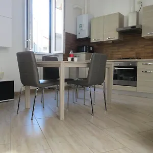 casa-luna-tra-como-e-milano.it-lombardy.com/